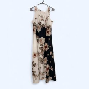 Elegant Floral Maxi Dress in Black and Cream